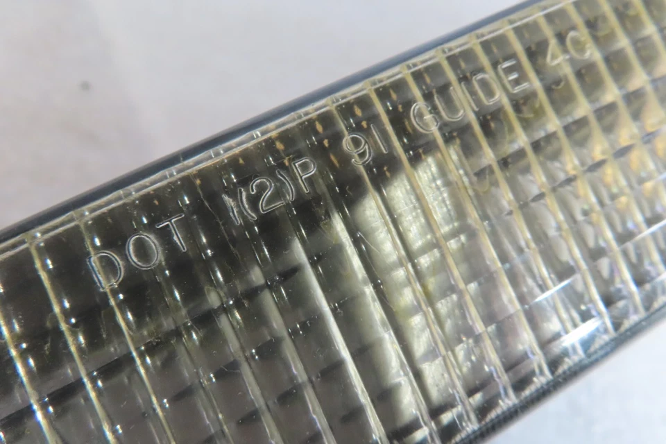 OEM GM 1993-1996 Buick Lesabre Park Avenue DERECHA luz de giro lente Foto 2 de 4