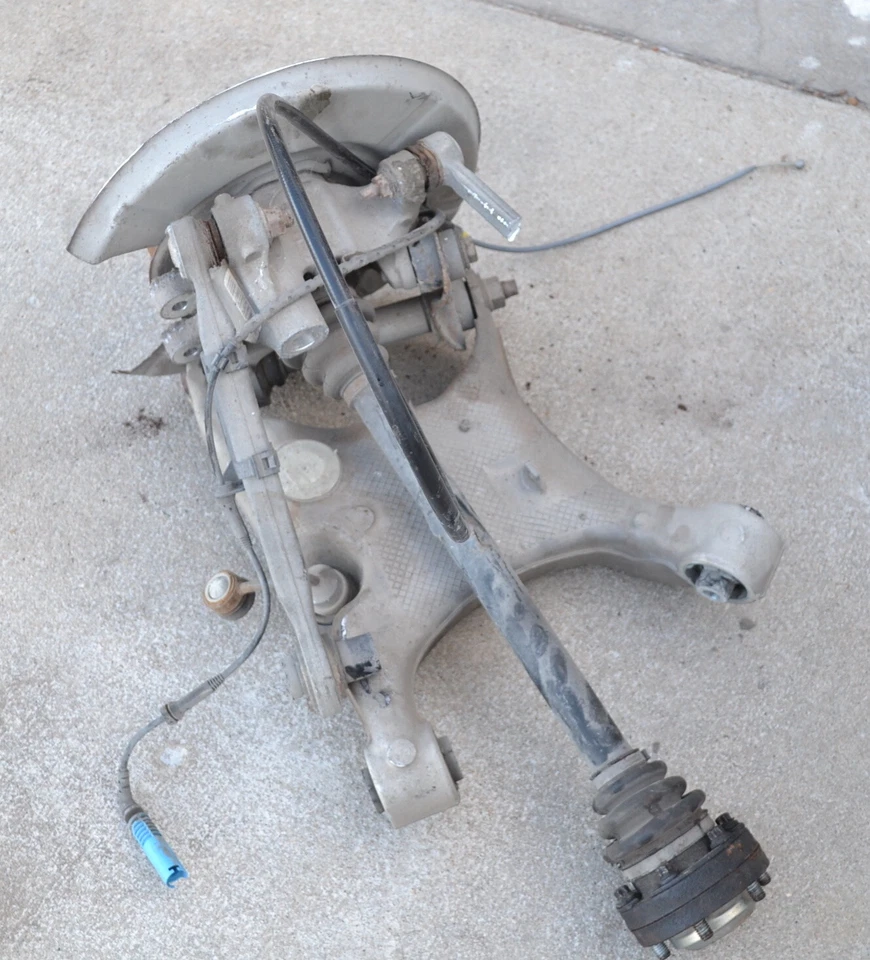 BMW 530xi 2006 conductor eje trasero izquierdo eje buje brazo suspensión E60 525xi 528xi Foto 3 de 3