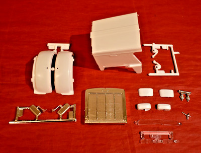 Revell Level 5 Peterbilt 359 Hood Fenders Headlights and Grille 1/25