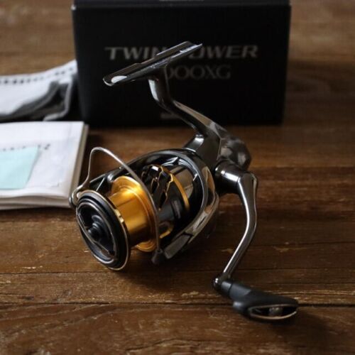 Shimano 20 TWIN POWER C3000XG 6.4 Spinning Reel New in Box DHL