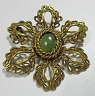 Vtg textured gold tone metal green FLOWER Open Work Brooch Pin costume jewelry