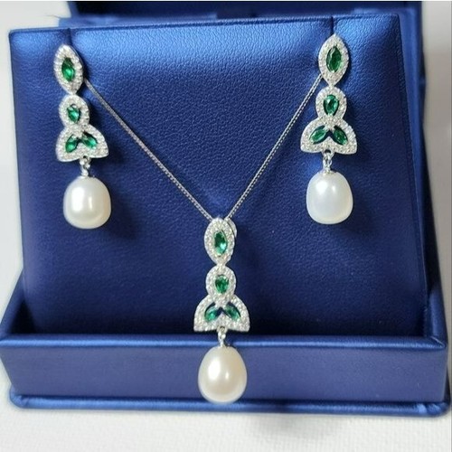 925S Green Gemstones Freshwater Pearl Pendant Necklace And Stud Earring Set - Picture 9 of 9