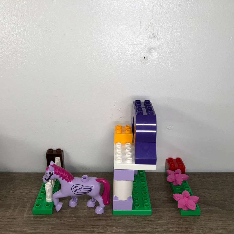 Lego Duplo Disney Sofia The First Royal Stable Replacement Parts Incomplete 21 - Image 4 of 4