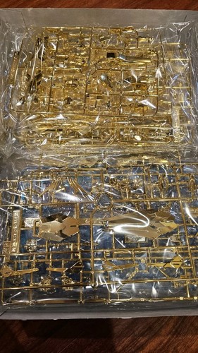 Premium Bandai Exclusive MG 1/100 UNICORN GUNDAM 03 PHENEX NARRATIVE Ver. GOLD - Picture 7 of 7