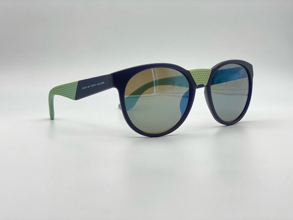 Marc by Marc Jacobs Blue Plastic Frame Sunglasses for Women  display picture 3