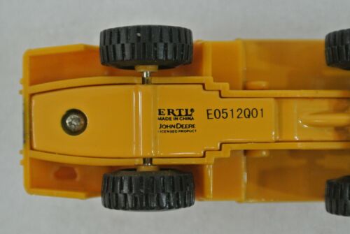 Ertl John Deere Tractor Flatbed Diecast Trucks Yellow 1/64 Scale China Lot of 2 - Picture 8 of 9