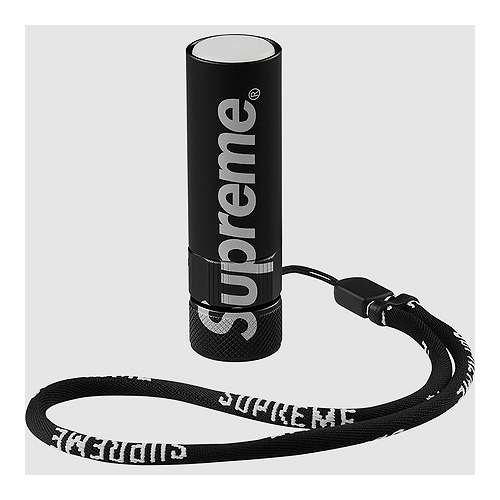 SUPREME NITECORE MINI MAGNETIC FLASHLIGHT - BLACK - F/W 2017 - 100% AUTHENTIC - Picture 1 of 3