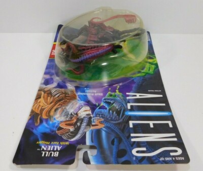 1992 Aliens Bull Alien with Face Hugger and Skull Ramming