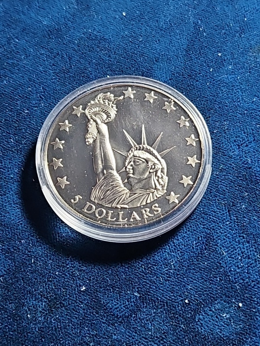 2000 LIBERIA (Republic) 5 DOLLARS Coin 