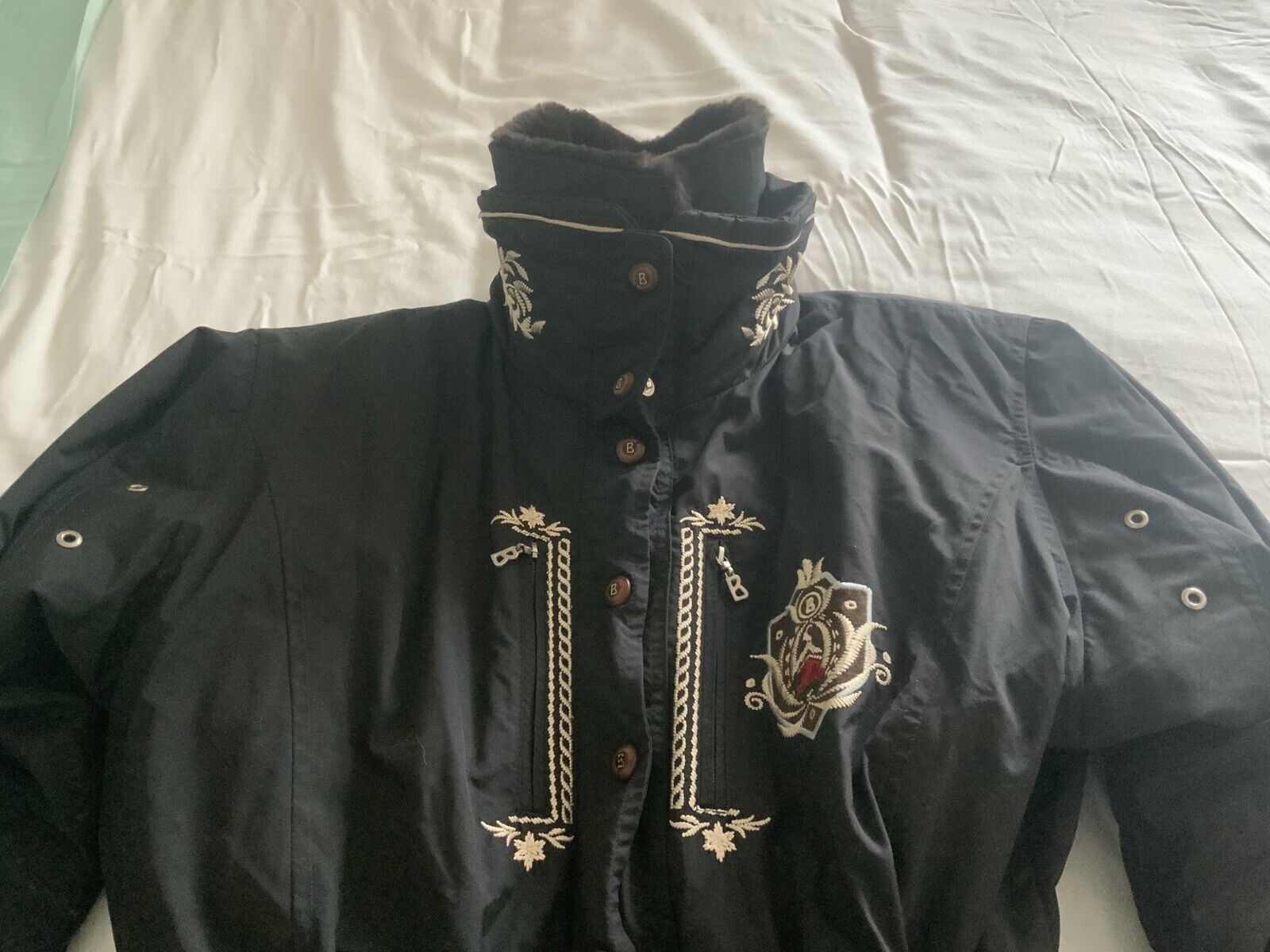 Picture 2 of 10