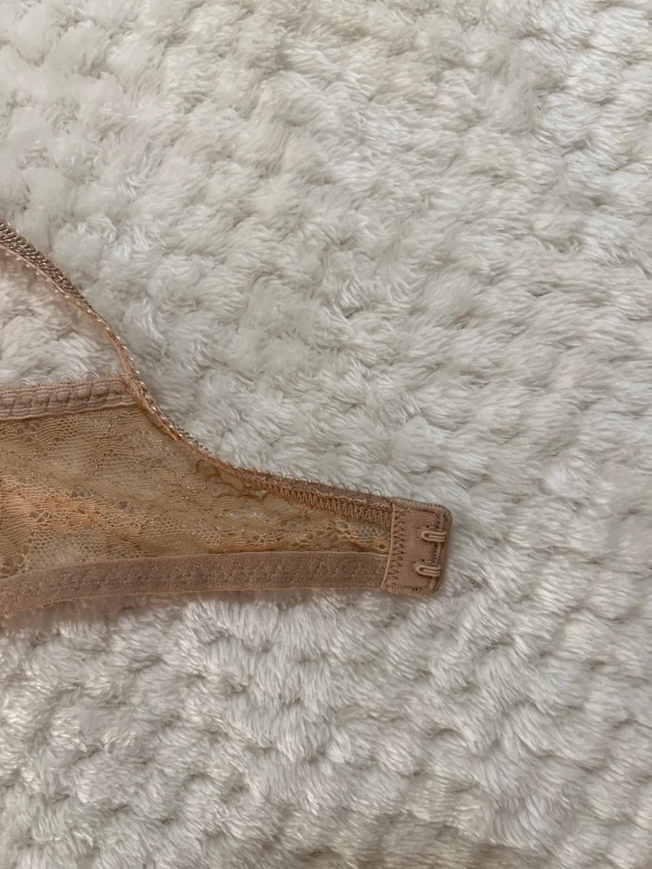 Sujetador Cosmopolitan RN 93677 beige puritano muy transparente UW talla 34 C - usado en excelente estado Foto 4 de 4