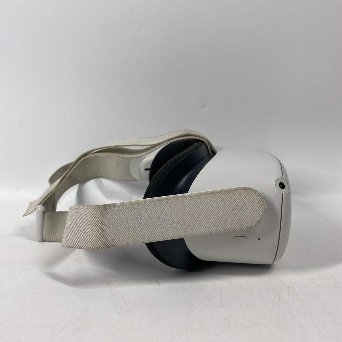 Oculus Quest 2 64GB Standalone All-in-One VR Headset KW49CM