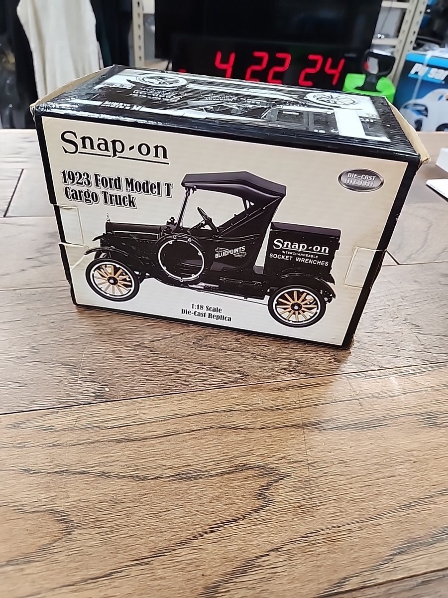 Snap-On Tools 1923 Ford Model T Cargo Truck 1:18 Scale
