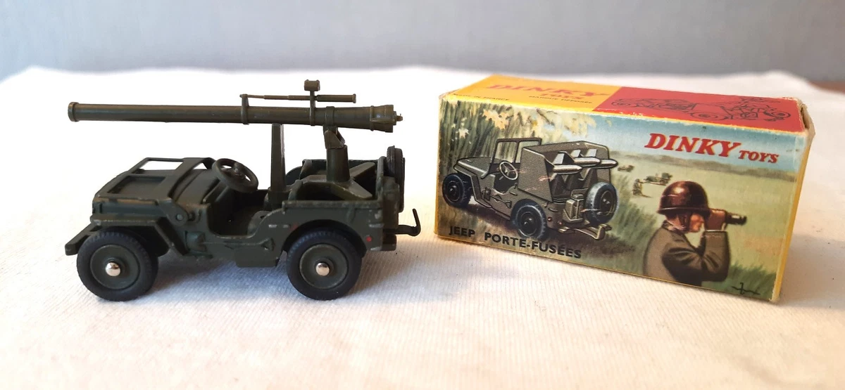 dinky toys jeep Porte fusee N 828