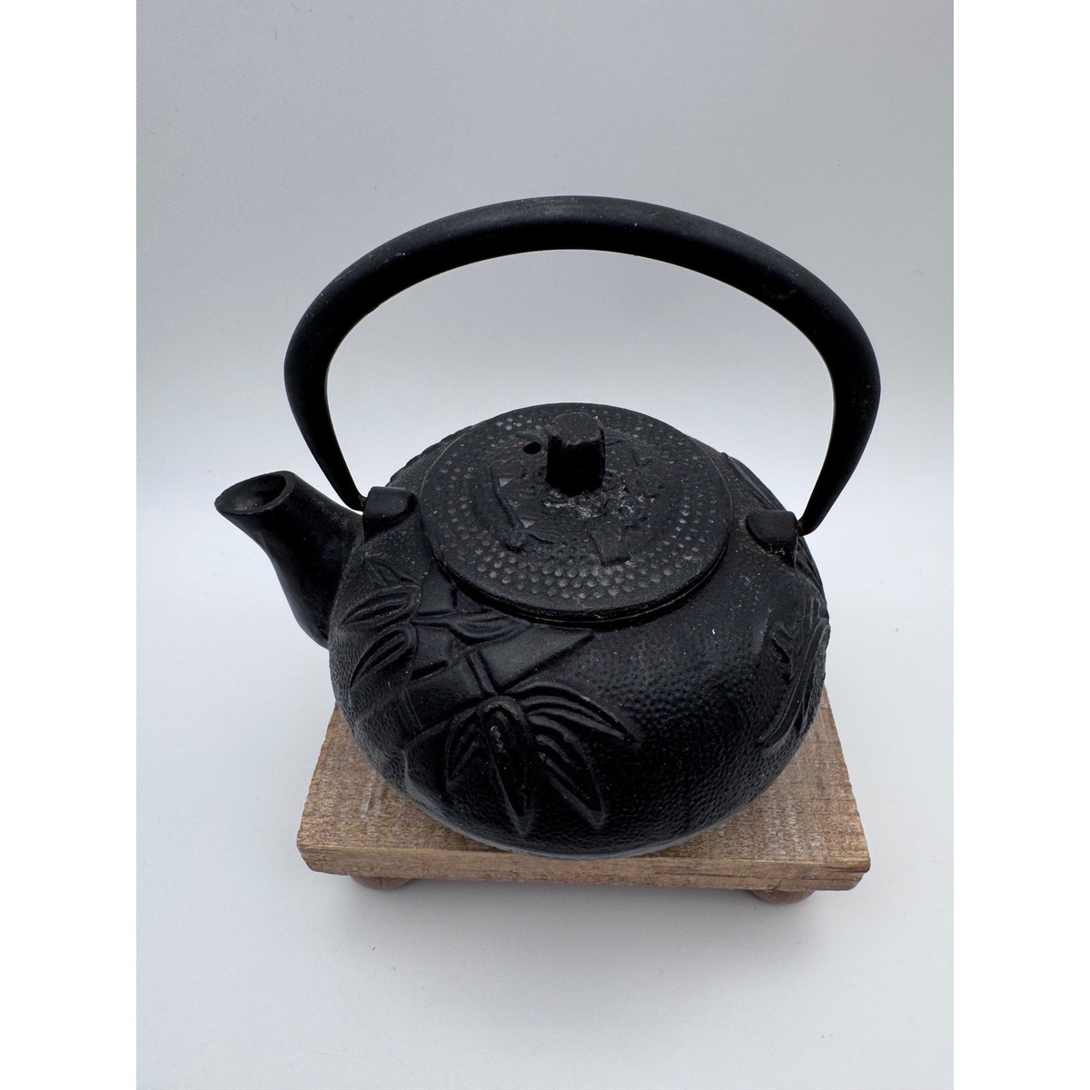 瓶床　松下喜山　錫　共箱 Tea pot mat made of tin Vintage Black Cast Iron Teapot Bamboo Floral Tetsubin Japanese