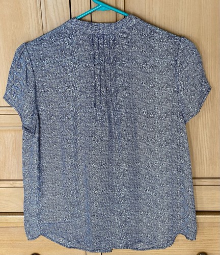 Joie Silk Navy Blue Print Blouse Size Small - Picture 7 of 8