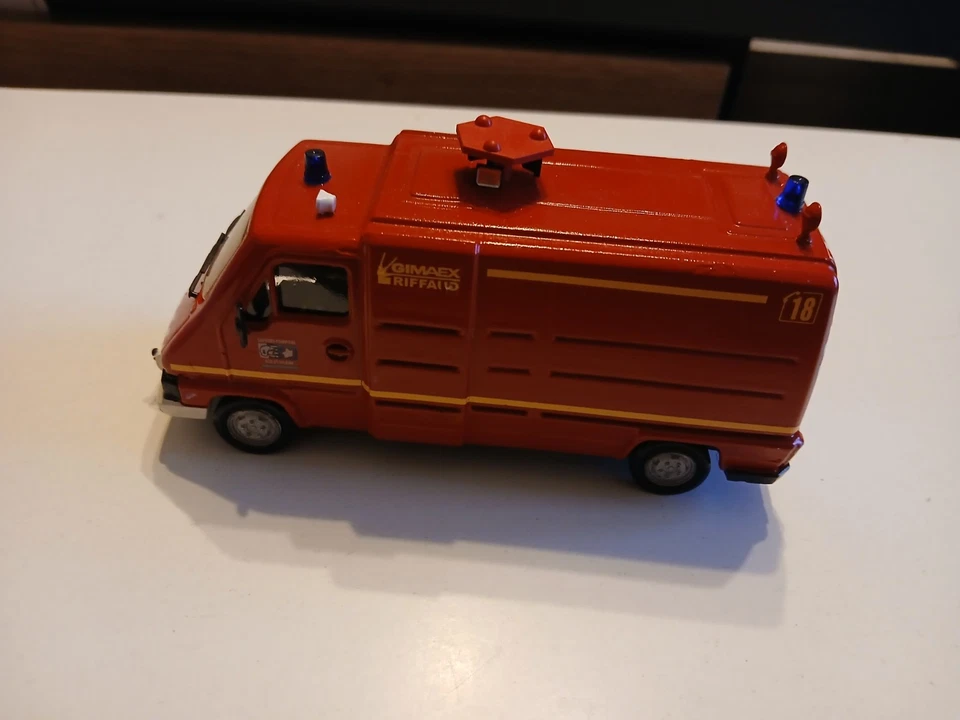 renault master pompiers gimaex riffaud  Mvi  1/43 - Photo 2/4