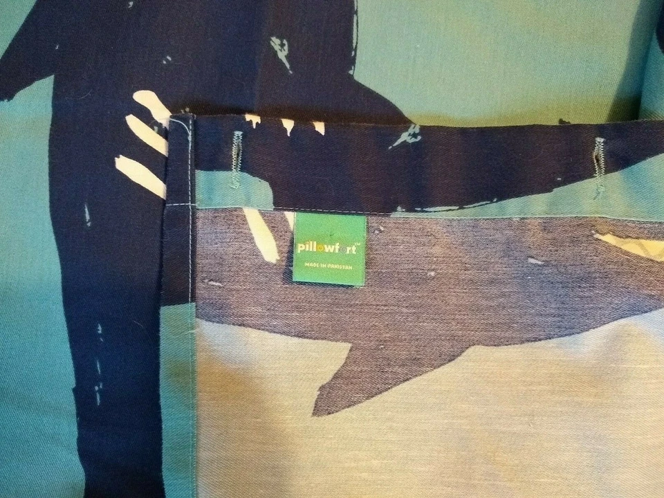 Cortina de ducha Shark de PillowFort para playa caprichosa turquesa Target Boys Foto 4 de 4