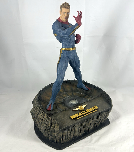 Miracleman Statue 2003 McFarlane Toys Cold Cast Resin Vintage Limited Edition - Picture 3 of 24