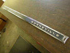 Oem 1963 Pontiac Bonneville Fender Moulding Trim Panel Rh Ornament Emblem