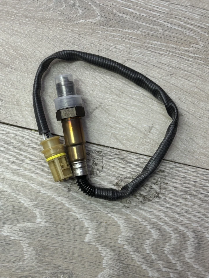 Sensor de oxígeno Bosch 16328 para BMW Mercedes-Benz 323i 525i 525xi 528i 2001-2018 Foto 3 de 3