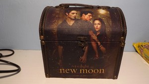 Rare Twilight Saga New Moon Vintage Trunk Case Jewelry Box Edward-Bella-Jacob