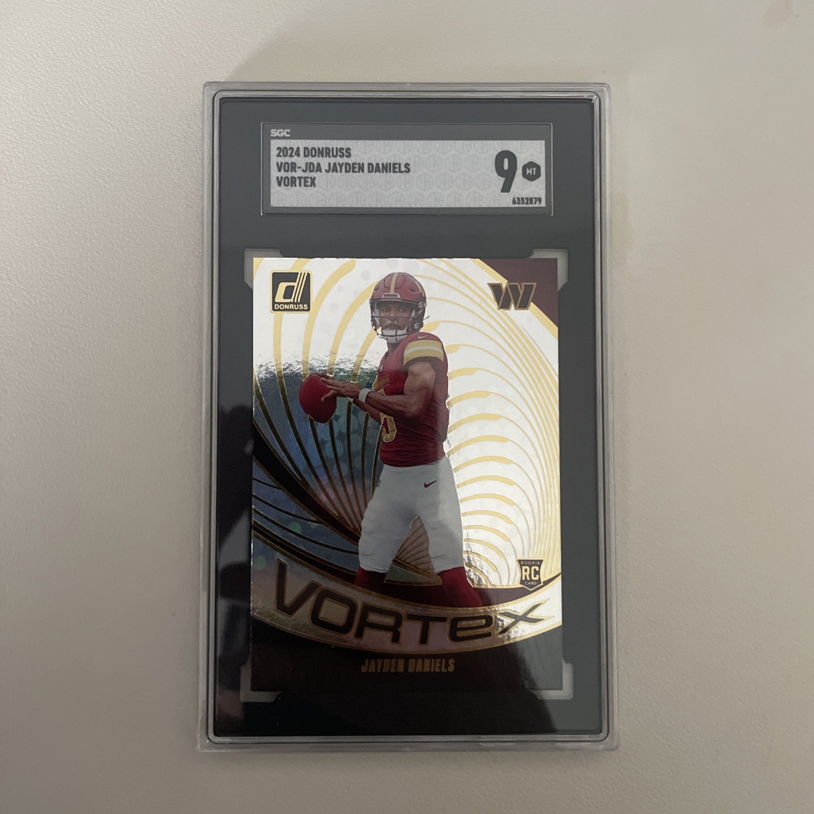 Jayden Daniels RC 2024 Panini Donruss Vortex #VOR-JDA Commanders SGC 9