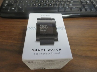 Pebble Classic Smartwatch 301BL Kick Starter OEM brand new but dead battery!