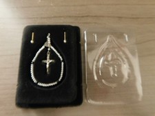 Franklin Mint Princess Diana Vinyl Doll Miniature Rosary And Pair Of Earrings