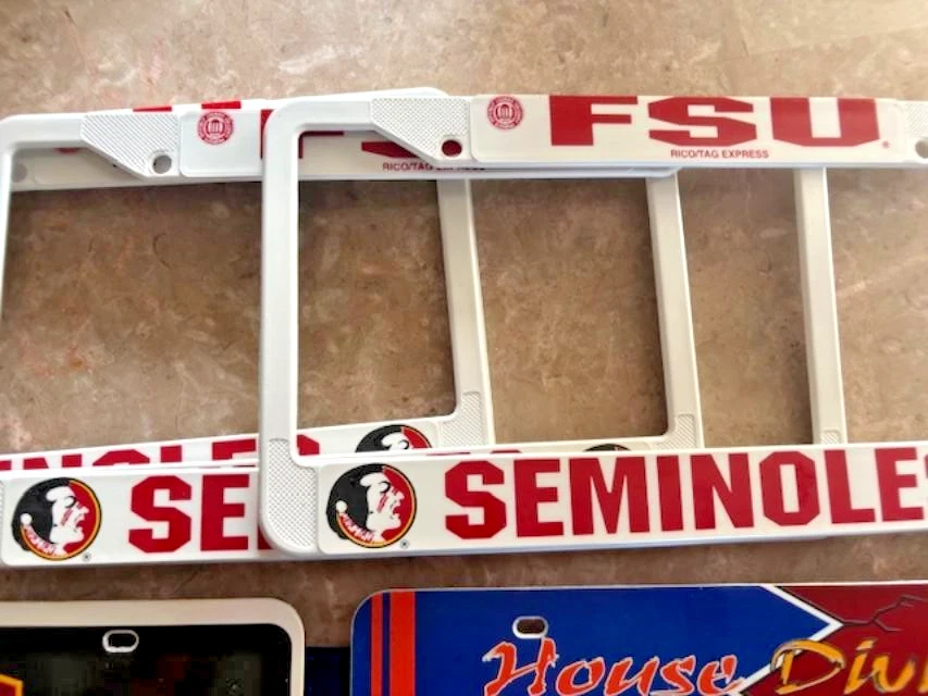 FSU Lot - 4 FLORIDA STATE SEMINOLES VINTAGE LICENSE PLATES & HOLDERS - Image 3 of 4