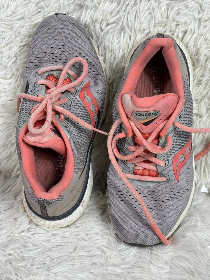 Zapatos para correr Saucony Triumph 18 para mujer talla 7,5 W gris/coral S10596-30 Foto 2 de 4