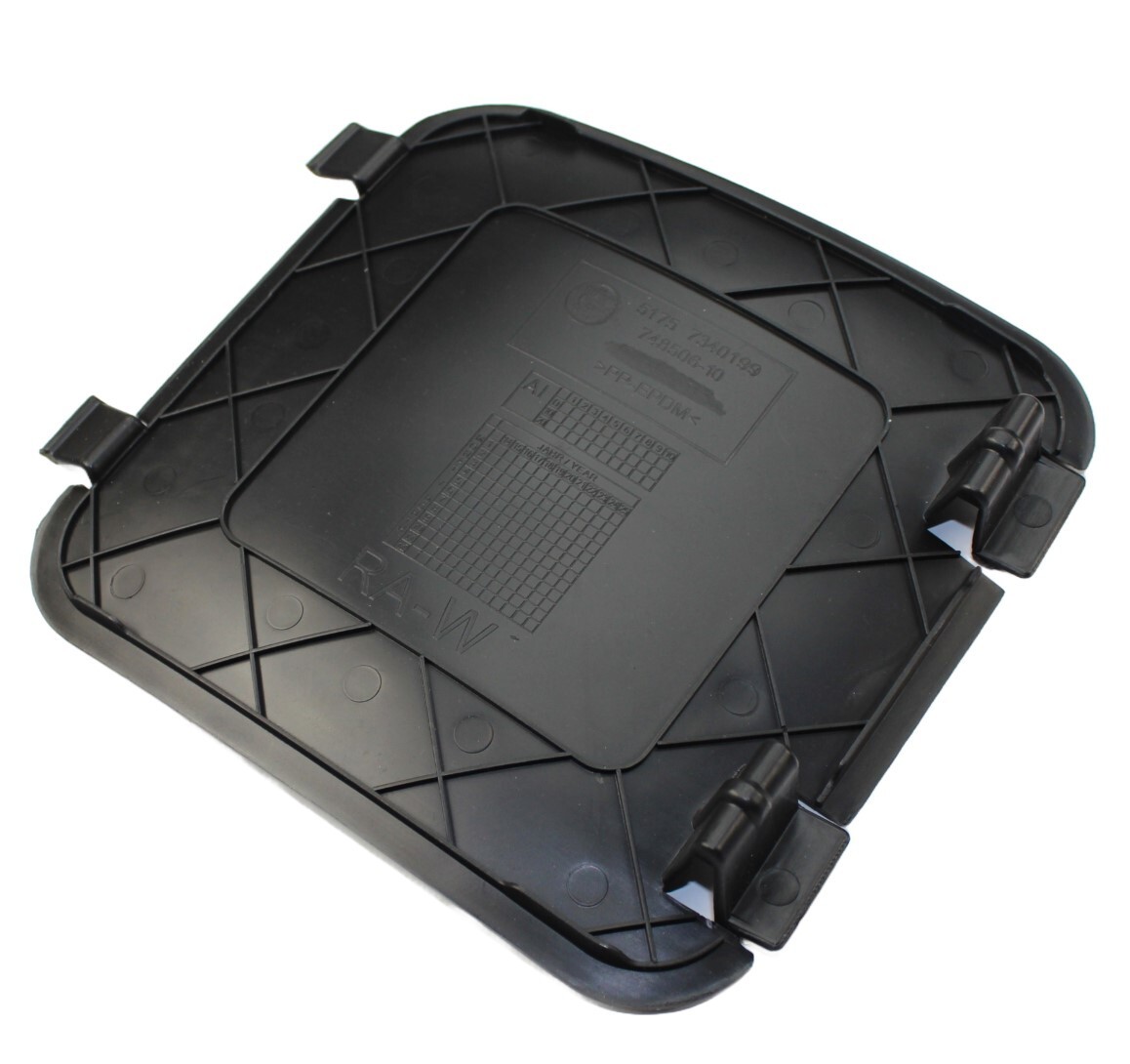 BMWOHVヘッドカバー BMW Right Trunk Tool Kit Cover 51477262955