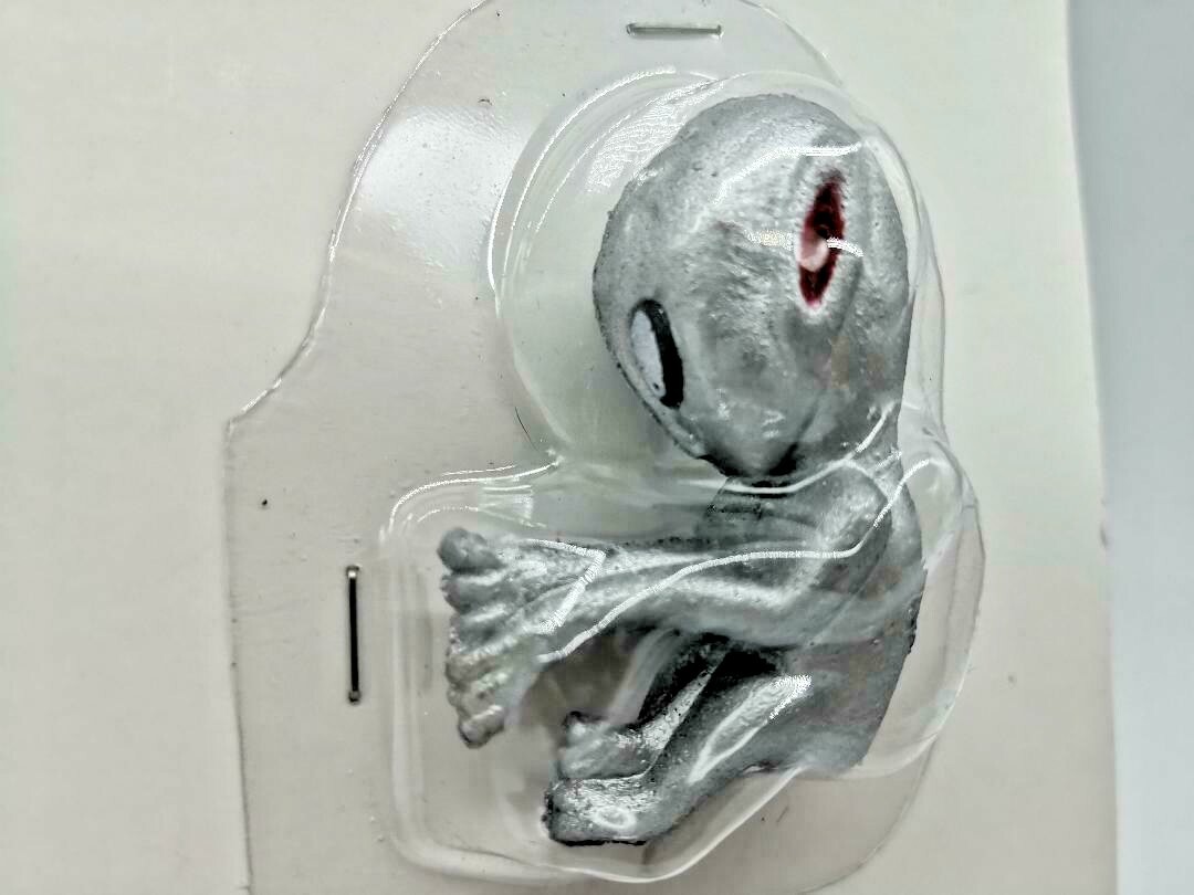 1 PC New Growing Alien Toy in Cold Water Gold or Silver Bulk