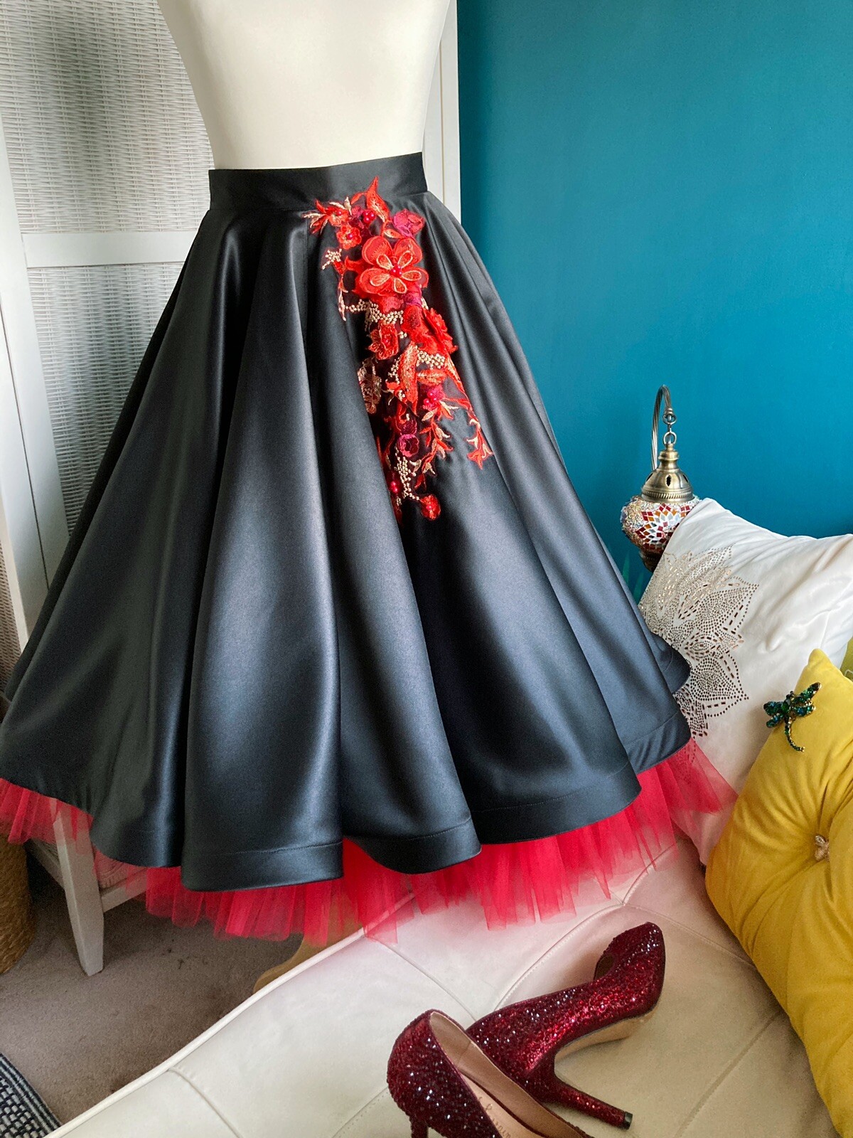 Double Circle Christmas New Years Skirt Black/Red Flower Tulle 50’s Style Satin image 2