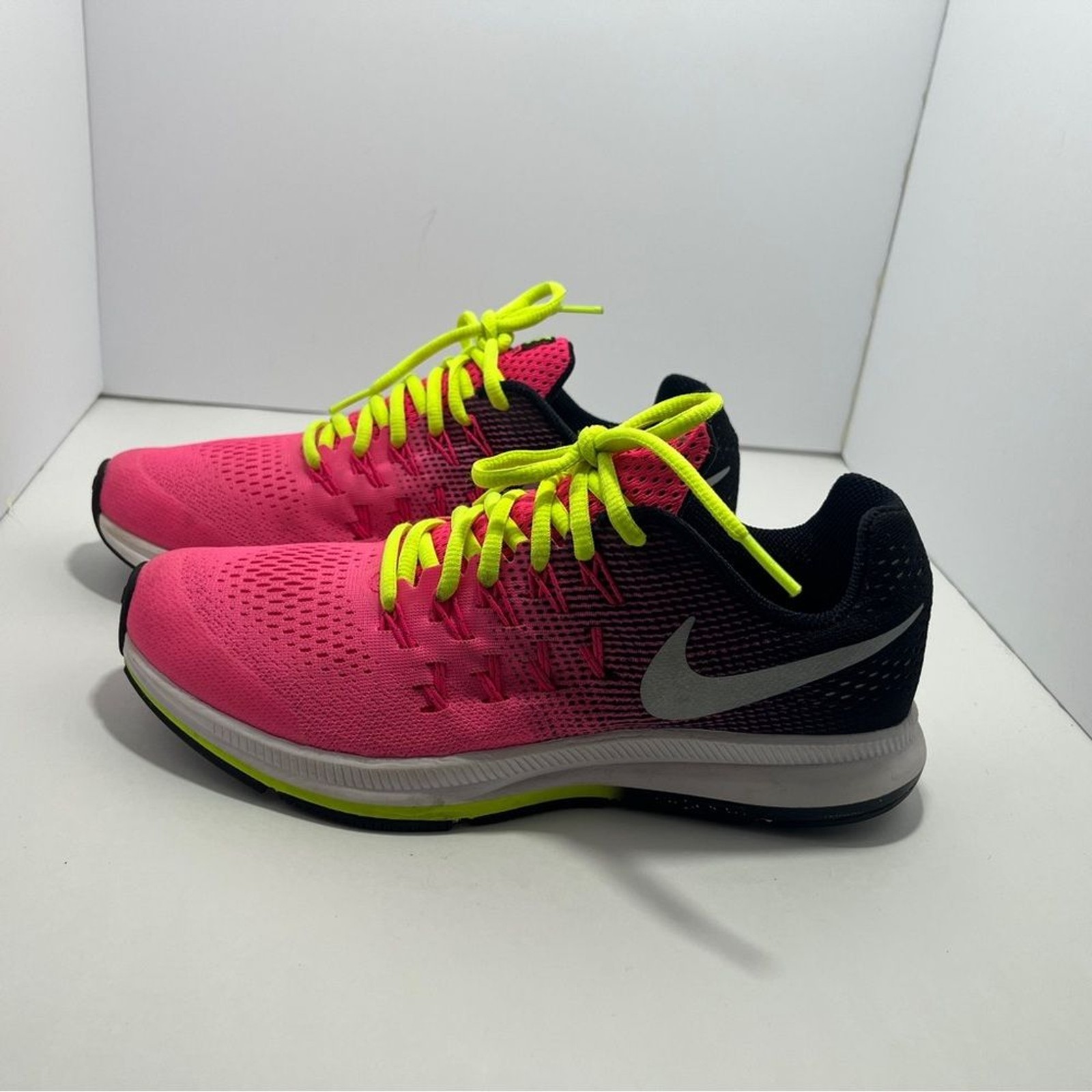 Nike Youth Air Zoom Pegasus Pink and Black Athletic Shoes Size 7