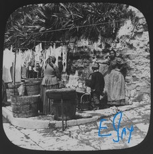 Photo NAPLES WOMEN WASING IN THE STREET C1895 Magic Lantern Slide ITALY NAPOLI
