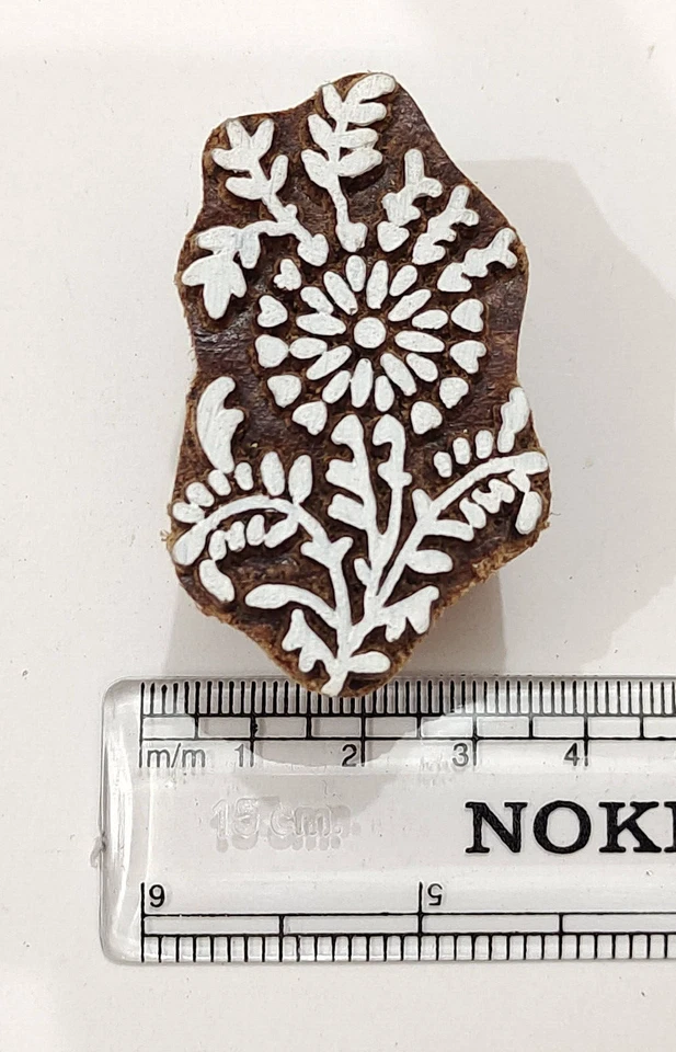 Indian Wooden Textile Stamps Wood Printing Block Floral Stamp Décor Block AZ-22 - Image 4 of 4