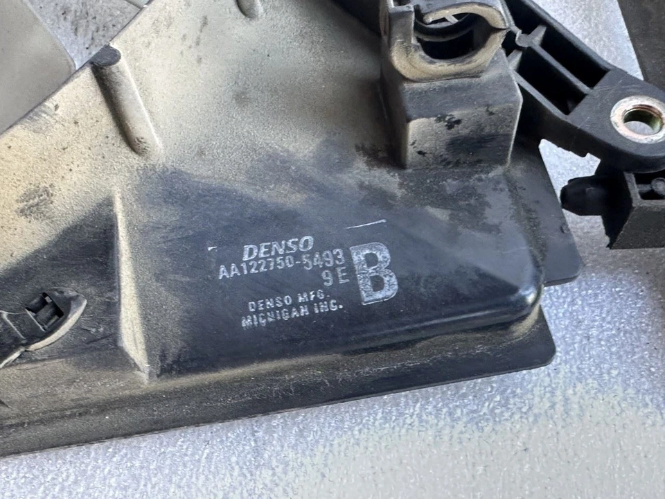 Toyota Avalon 2004 par de ventiladores de refrigeración Foto 4 de 4