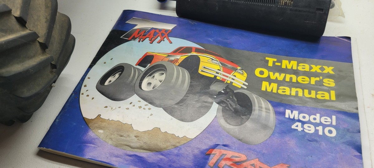 TRAXXAS T-MAXX NITRO MONSTER TRUCK 1/10 4x4 Pre-Owned W/ EZ