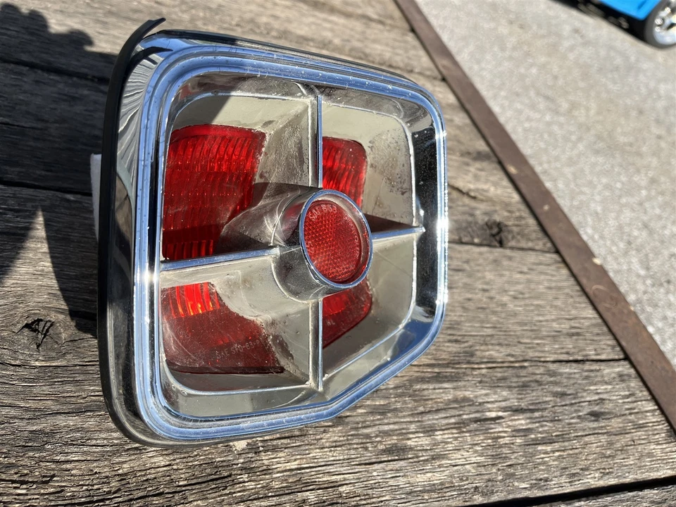 Plymouth Belvedere Fury Savoy 1963 luz trasera vagón OEM 63 Foto 3 de 4