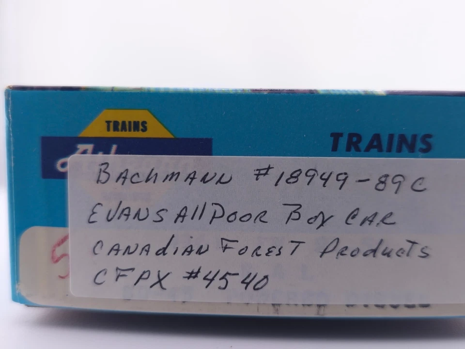 READ BACHMANN HO SCALE 54' ALL DOOR BOX CAR CANADIAN FOREST PRODUCTS EXCELLENT - Image 2 of 4