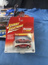 Johnny Lightning 2005 Ford Mustang GT Red, on card 2005