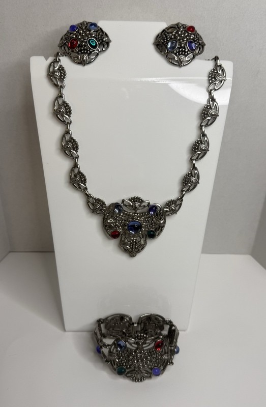 VTG Silver Tone Fruit Salad Etruscan Style Runway Necklace Bracelet Earrings Set