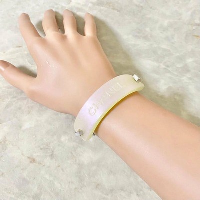 CHANEL Armband Rosa Muschelplatte Alphabet Silber Logo Damen Accessoires