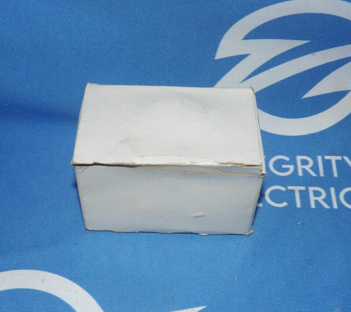 NIB Crouse Hinds Arrow Hart 3770 50A Hart-Lock Single Plug Receptacle + 1 Yea...