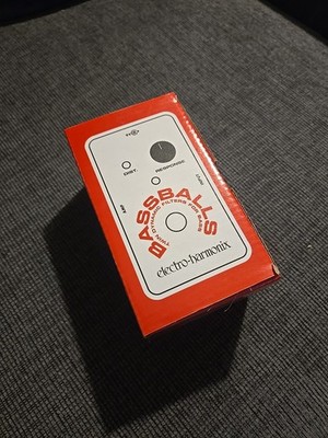 Electro-Harmonix Nano Bassballs Envelope Filter Bass Effects Pedal