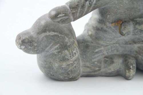 Vintage Carved Soapstone Inuit Eskimo Hunter & Fur Seal Statue Figure - 第 2/12 張圖片