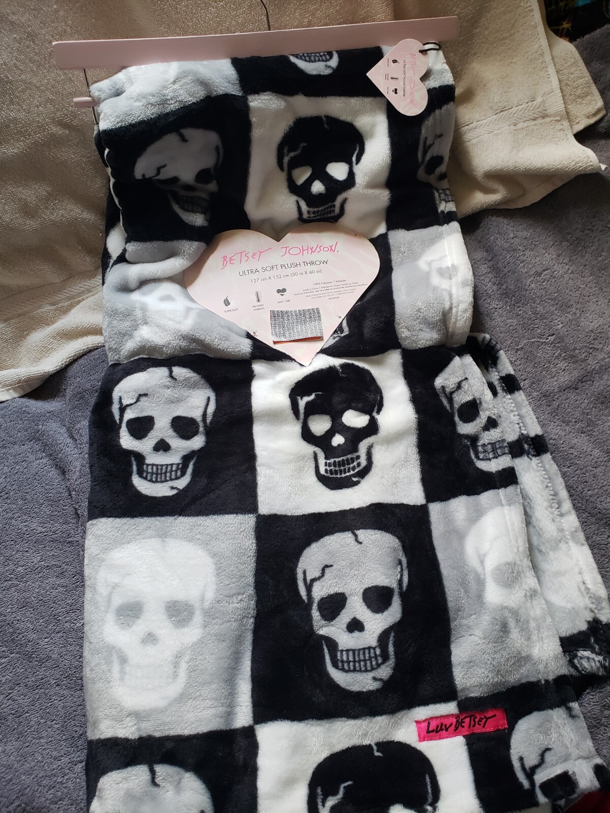 betsey johnson halloween skull block throw blanket black grey white soft