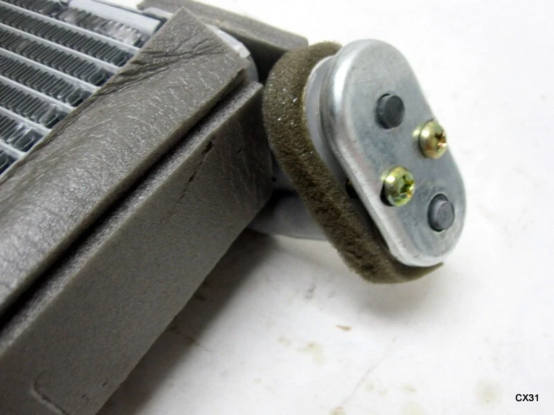 Núcleo de evaporador de aire acondicionado 97295 para Toyota Prius C 2012-2019 1,5 L-L4 Foto 4 de 4