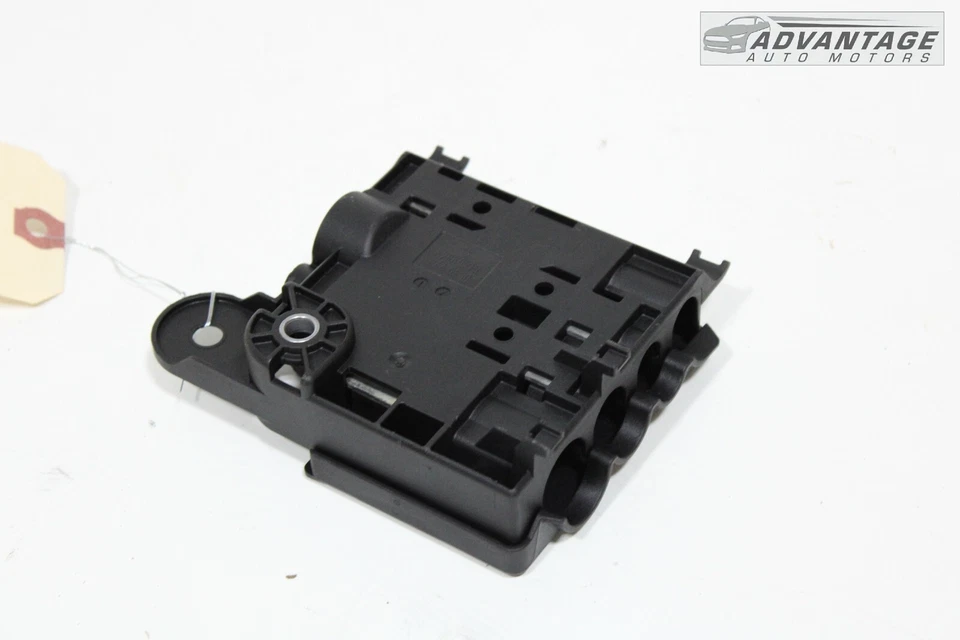 AUDI Q5 QUATTRO 2013-2017 2,0 L RELÉ DE FUSIBLES VOLTAG DISTRIBUCIÓN BLOQUE DE CONEXIONES OEM Foto 4 de 4